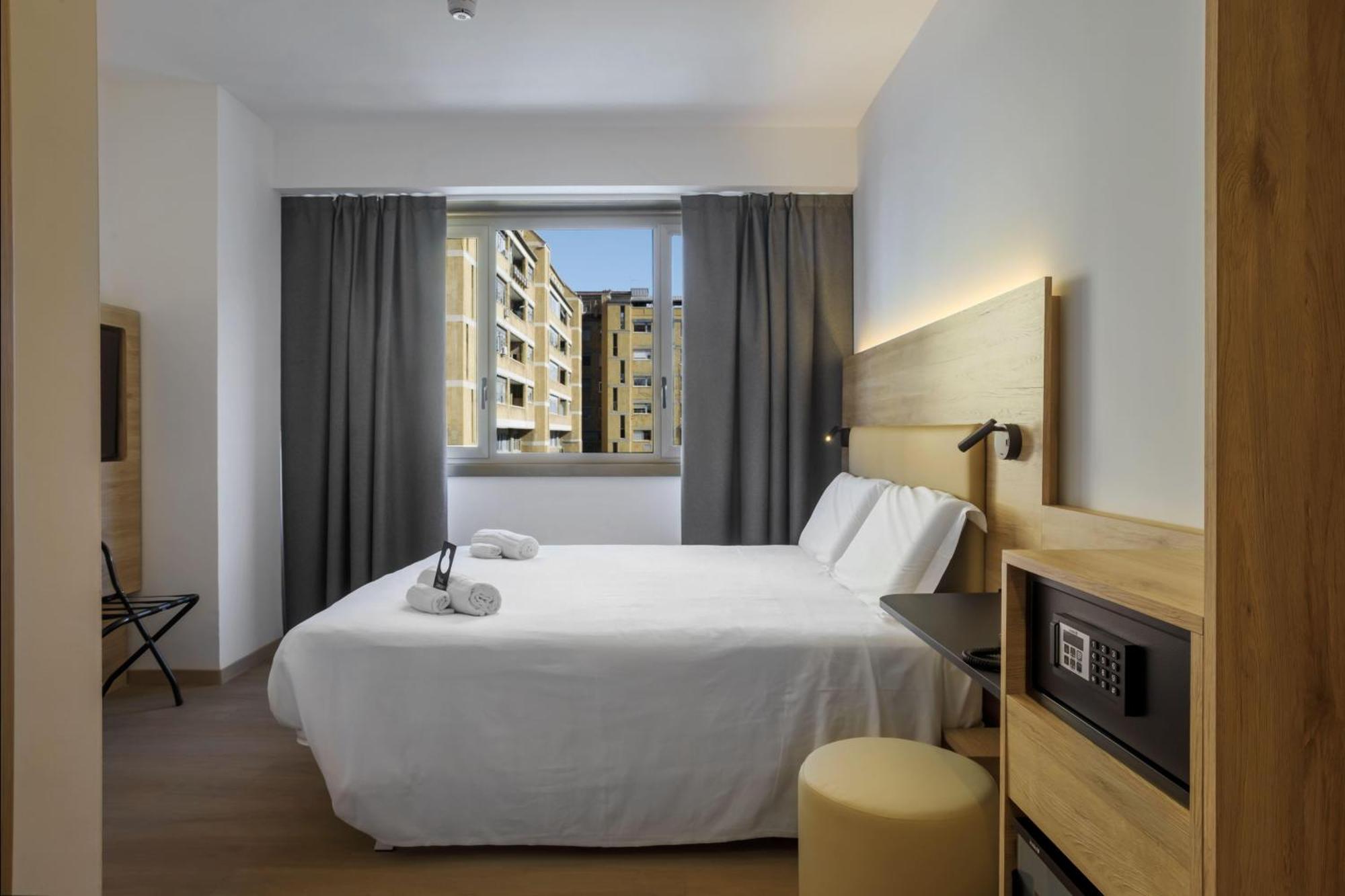 B&B Hotel Catania City Center Exteriör bild